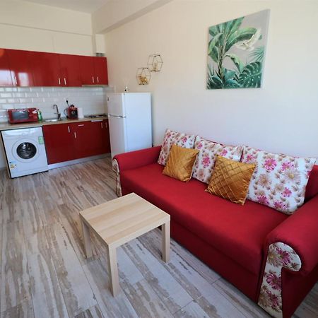 Charming Cozy Apartment - Old Town - Free Minibar Bukares Bagian luar foto