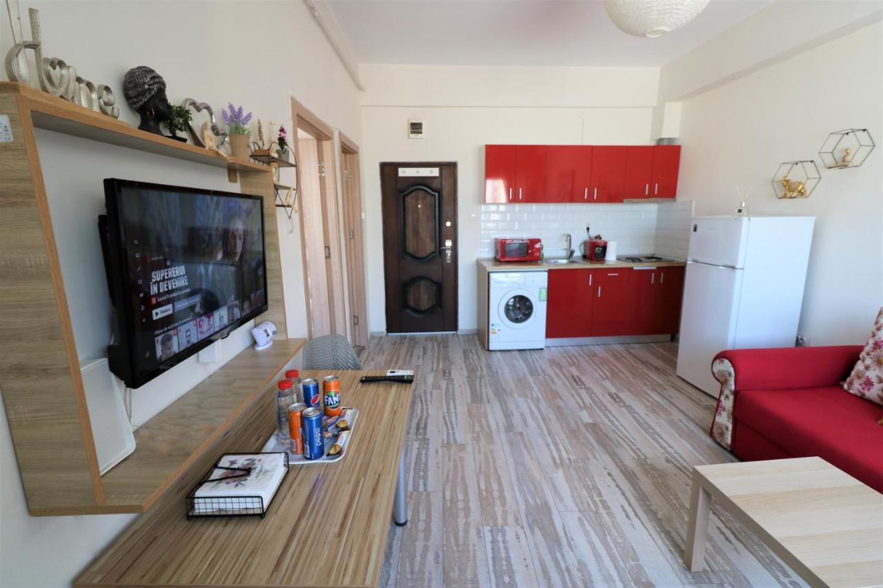 Charming Cozy Apartment - Old Town - Free Minibar Bukares Bagian luar foto