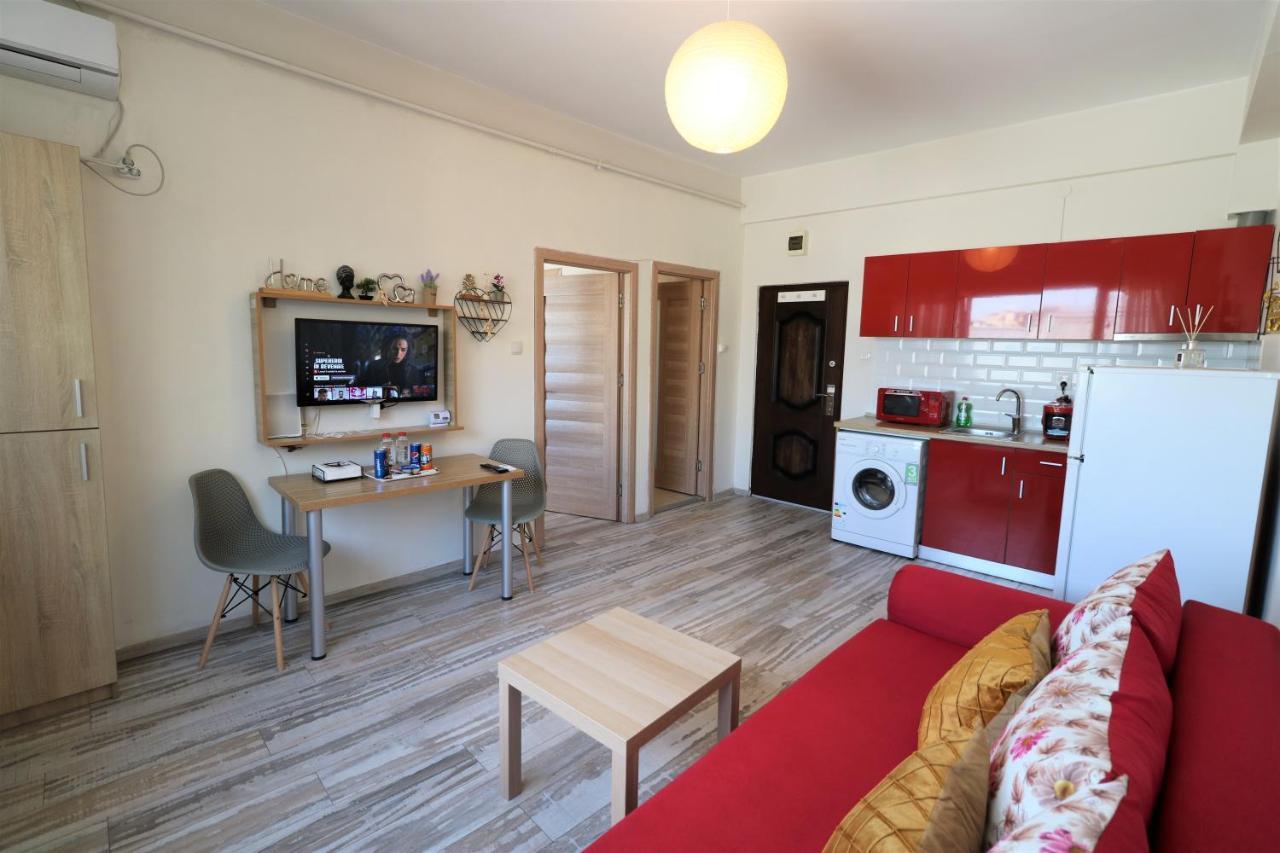 Charming Cozy Apartment - Old Town - Free Minibar Bukares Bagian luar foto