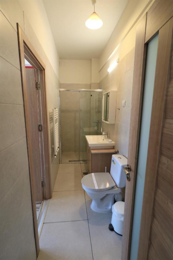 Charming Cozy Apartment - Old Town - Free Minibar Bukares Bagian luar foto
