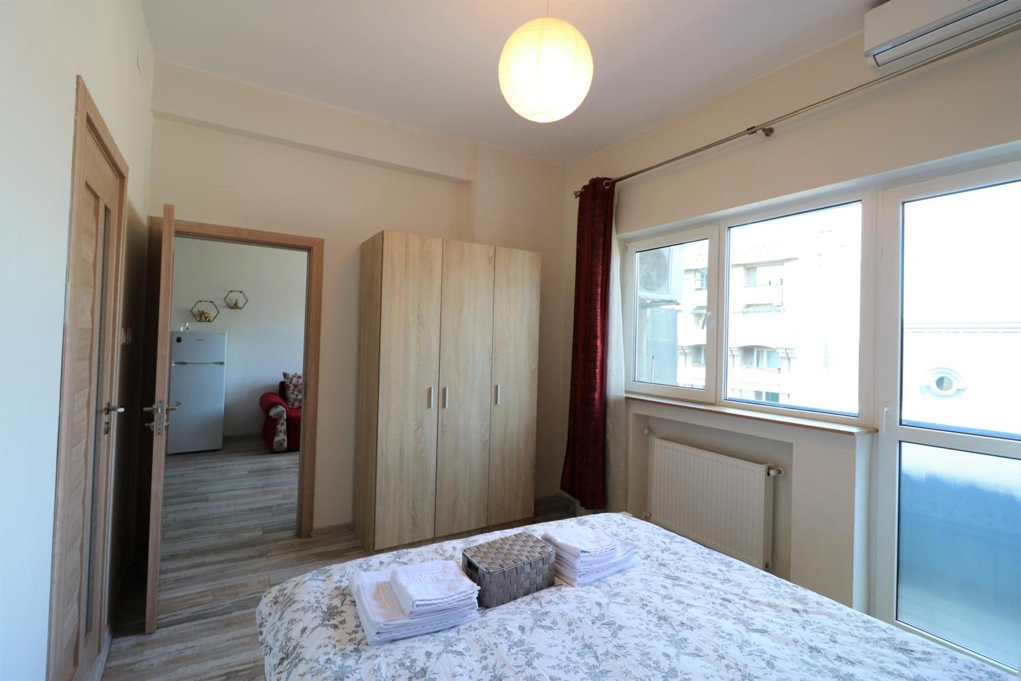 Charming Cozy Apartment - Old Town - Free Minibar Bukares Bagian luar foto